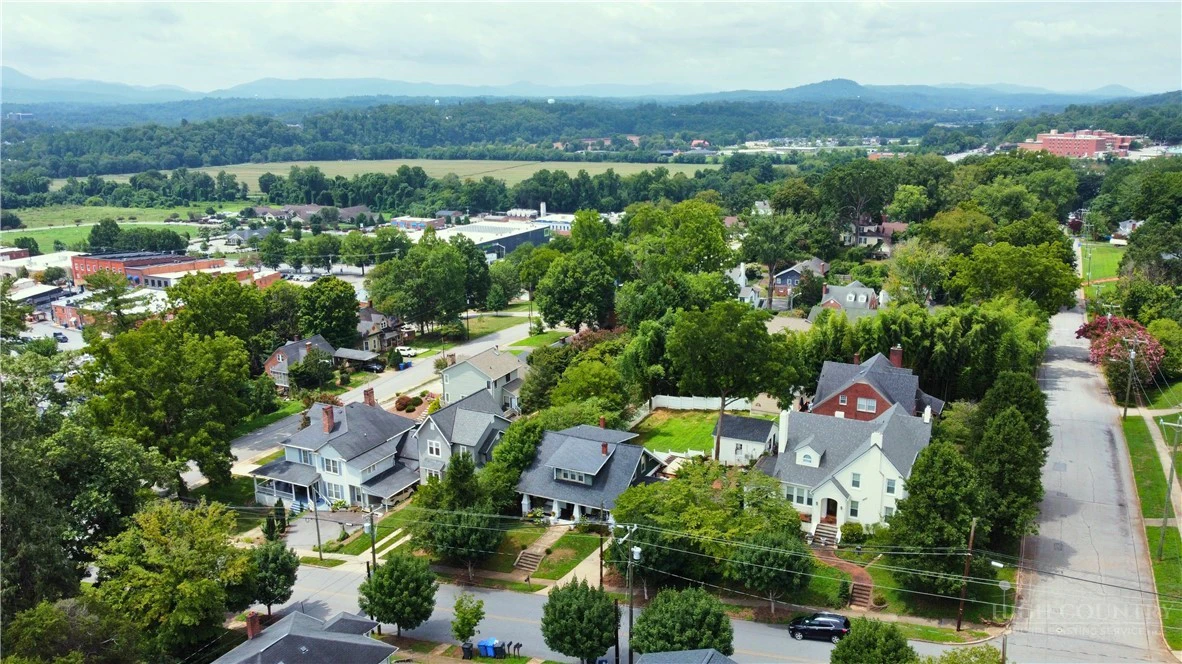 Image number 4 for the current listing