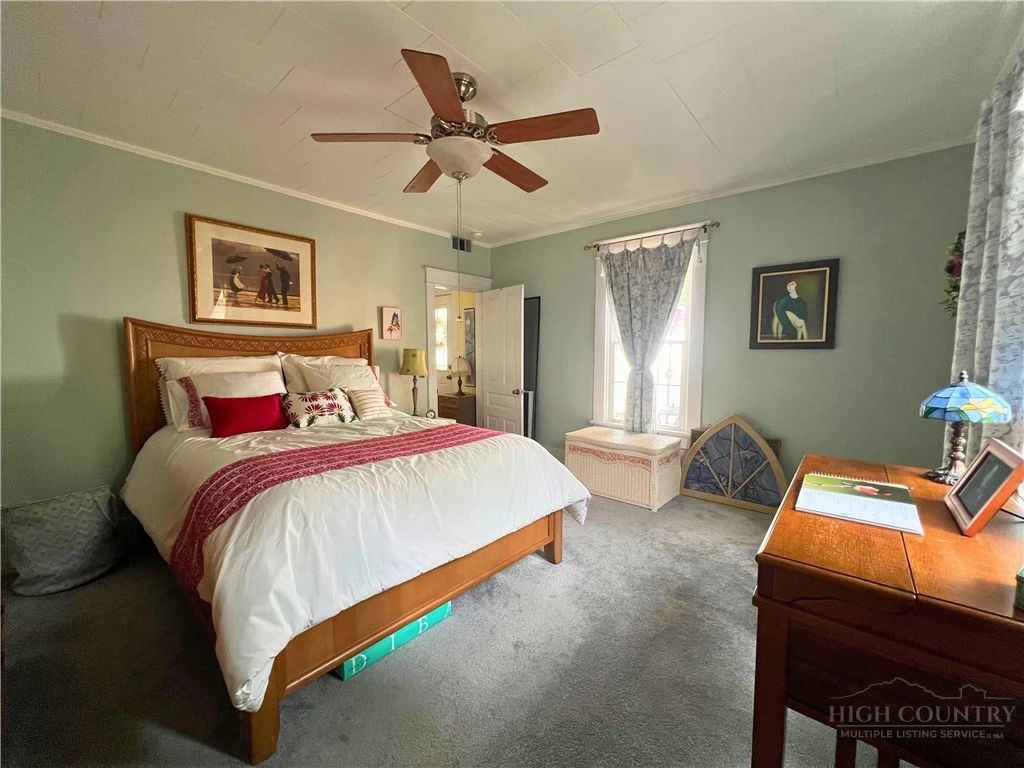 Image number 13 for the current listing
