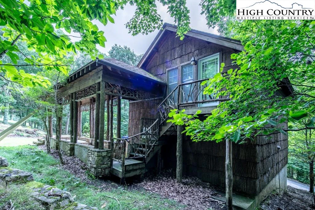 Image number 11 for the current listing