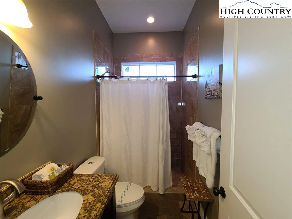 Image number 7 for the current listing