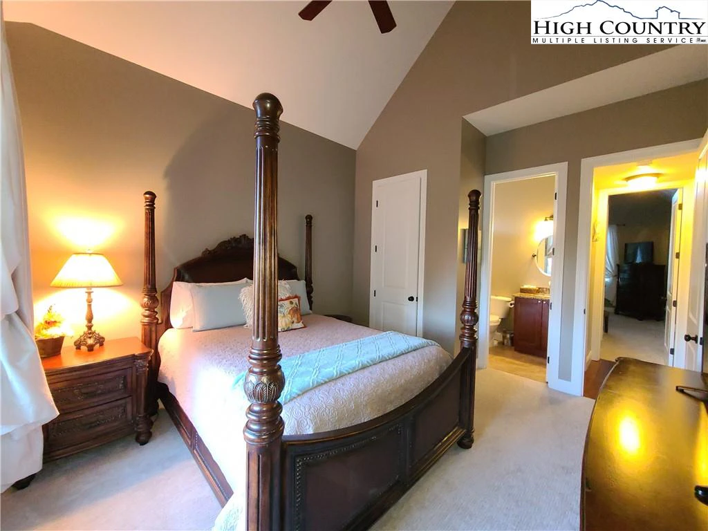 Image number 8 for the current listing
