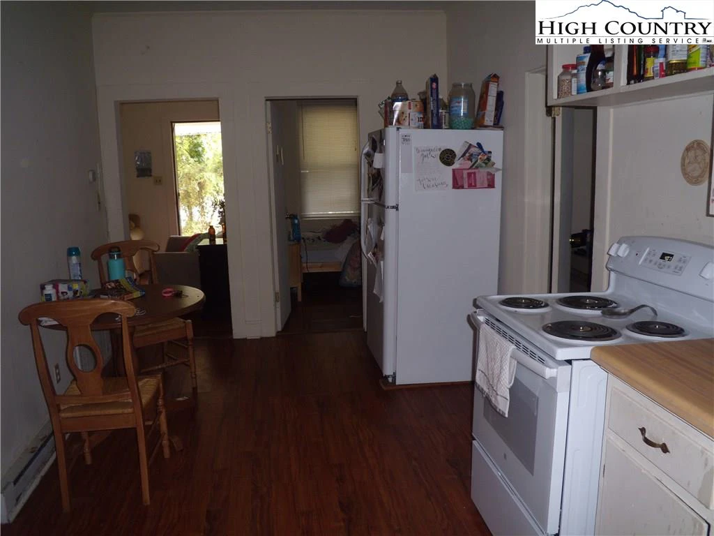 Image number 2 for the current listing