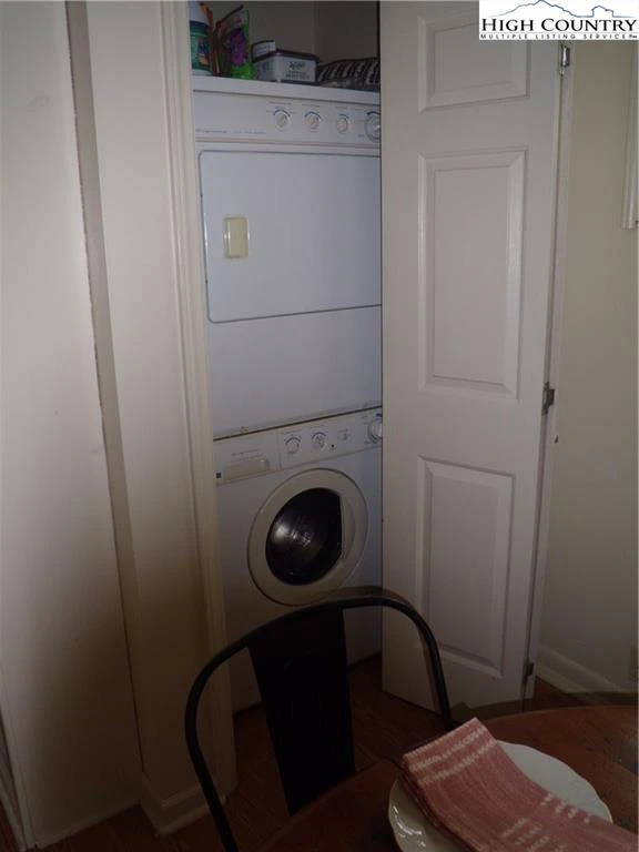 Image number 8 for the current listing