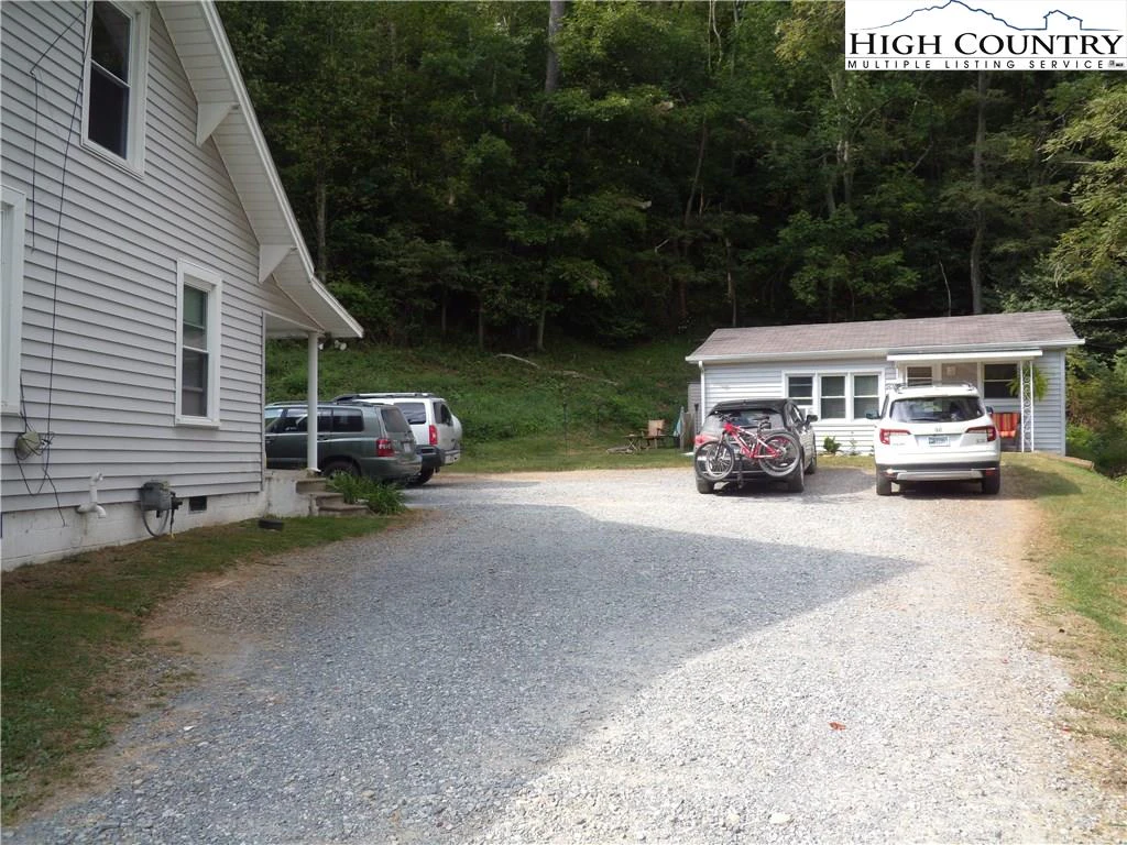Image number 20 for the current listing