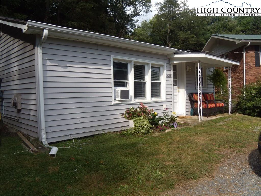 Image number 19 for the current listing