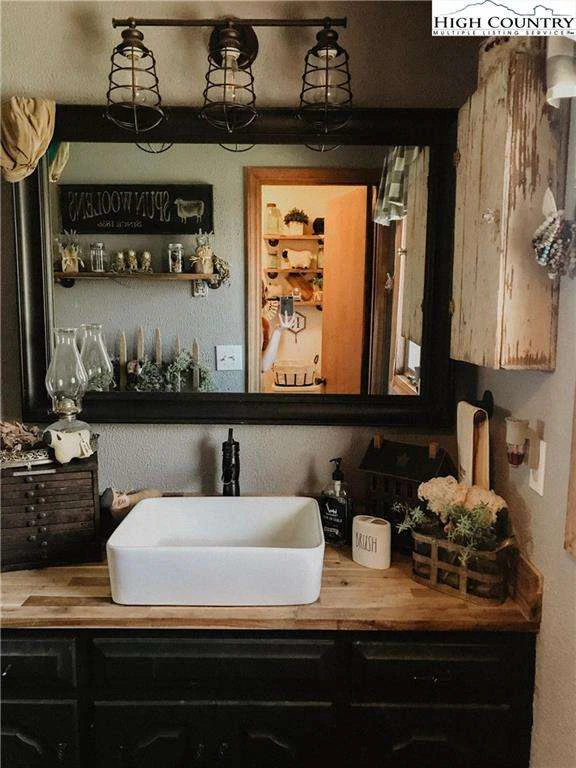 Image number 7 for the current listing