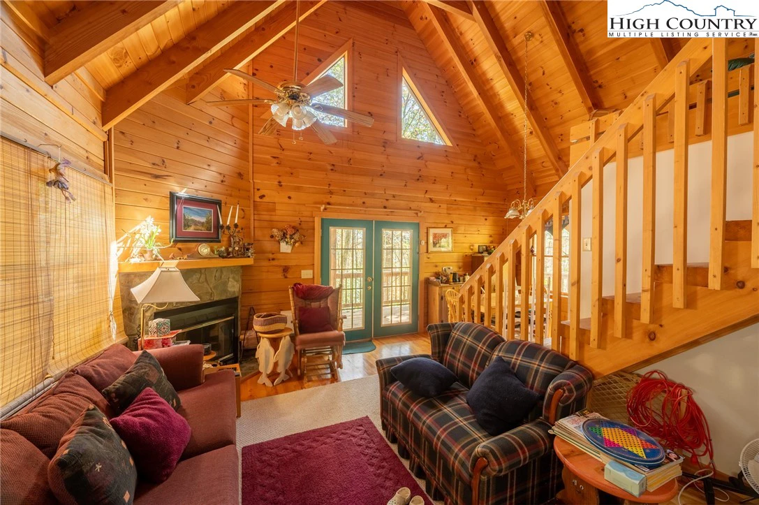 Image number 2 for the current listing
