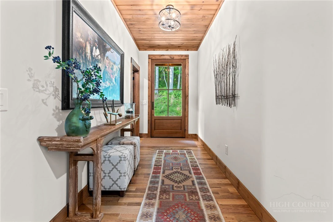 Image number 5 for the current listing