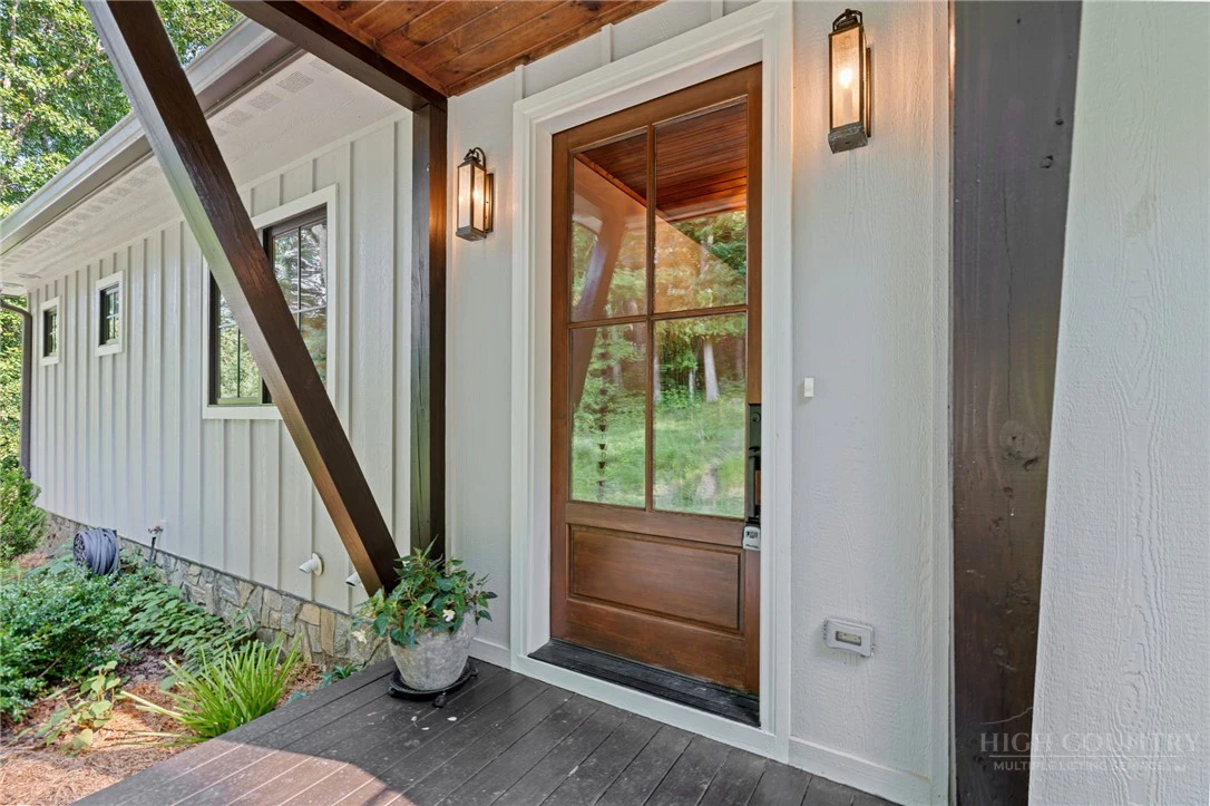 Image number 4 for the current listing