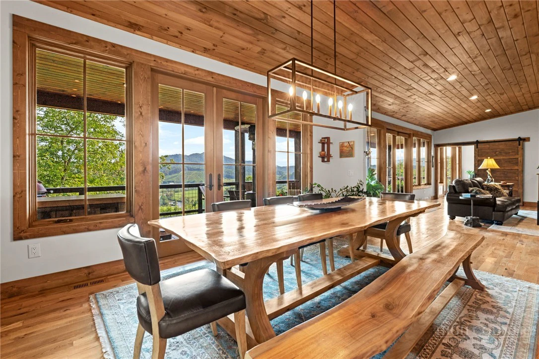 Image number 7 for the current listing