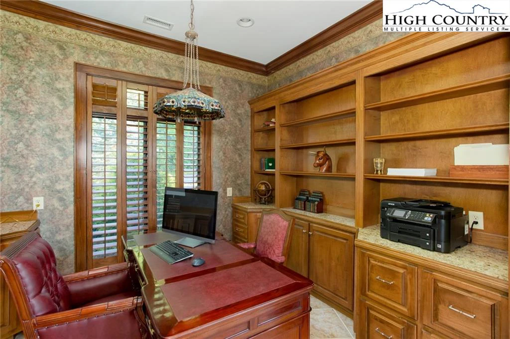 Image number 3 for the current listing