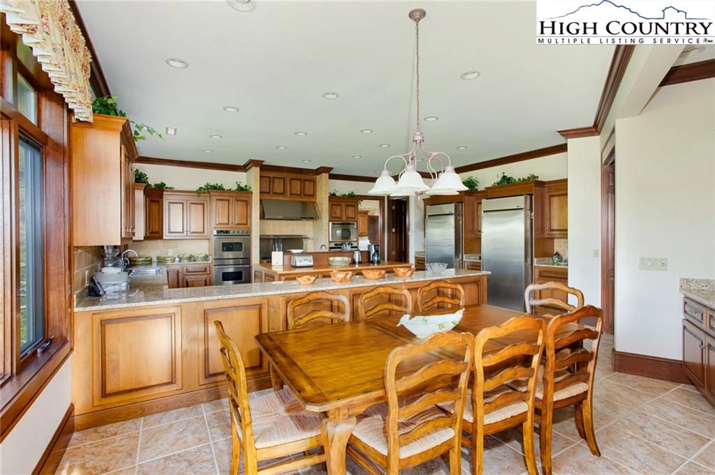 Image number 6 for the current listing