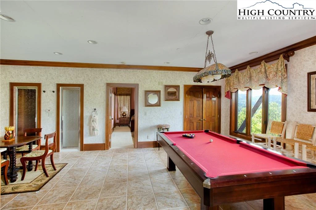 Image number 15 for the current listing