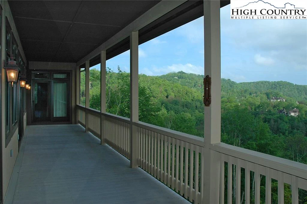 Image number 18 for the current listing