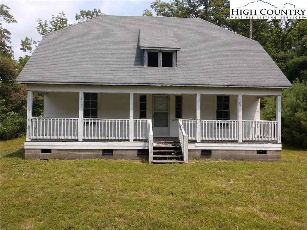 Image number 1 for the current listing