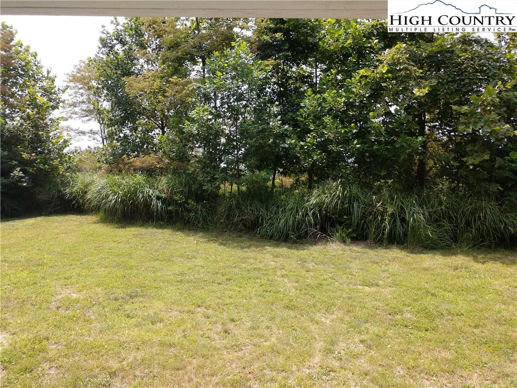 Image number 27 for the current listing