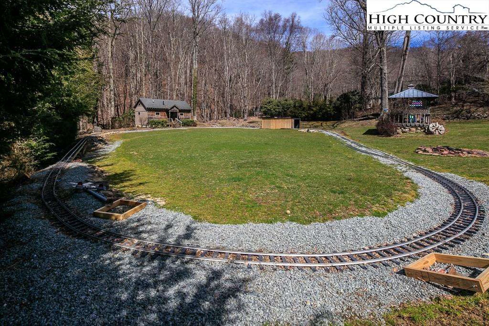 Image number 8 for the current listing