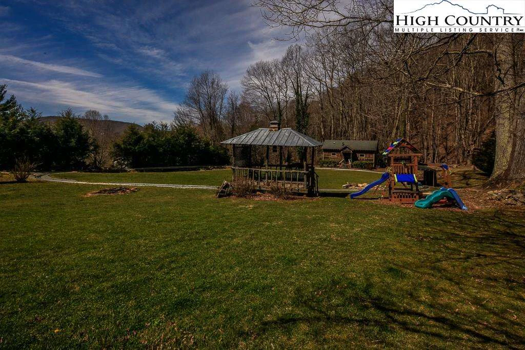 Image number 14 for the current listing