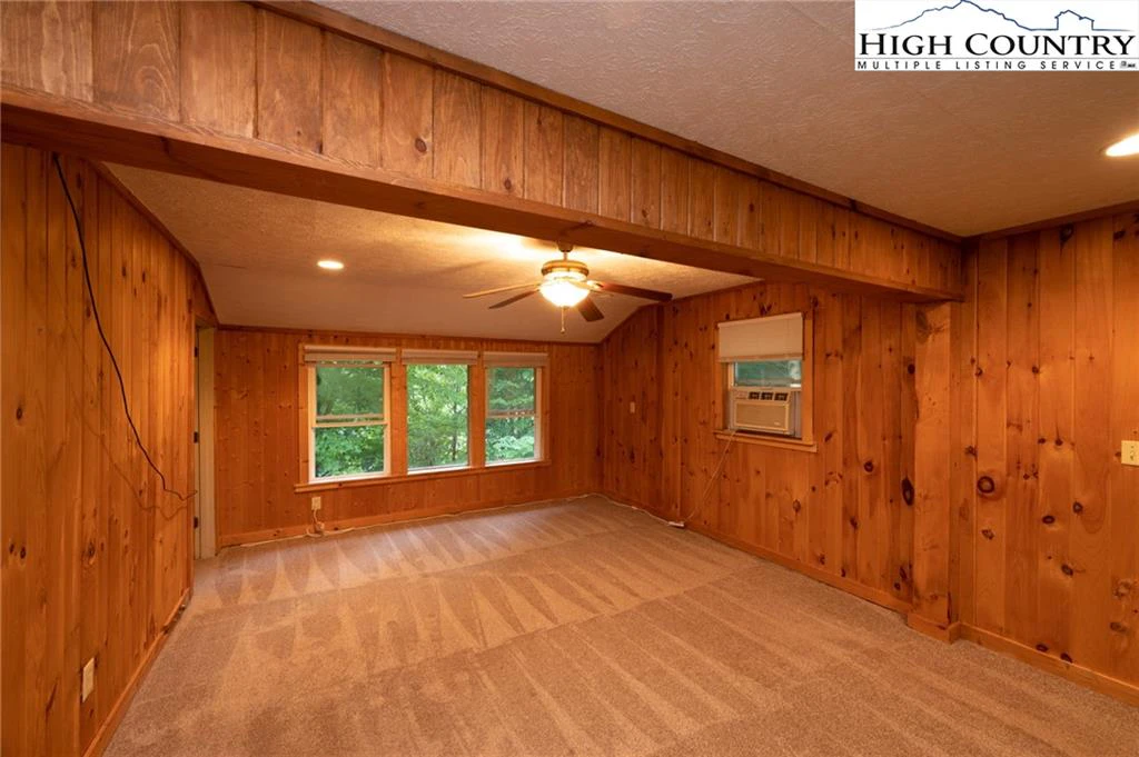 Image number 11 for the current listing