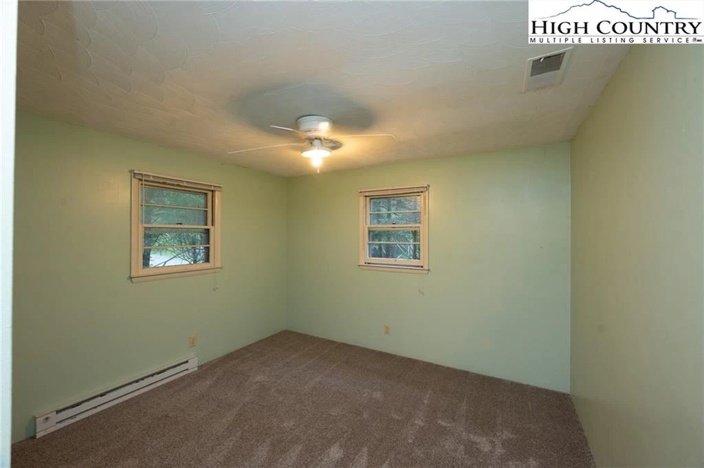 Image number 6 for the current listing