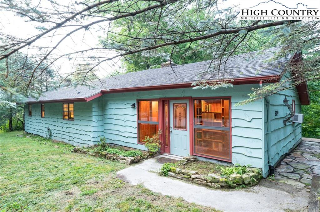 Image number 13 for the current listing