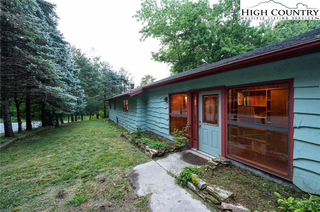 Image number 14 for the current listing
