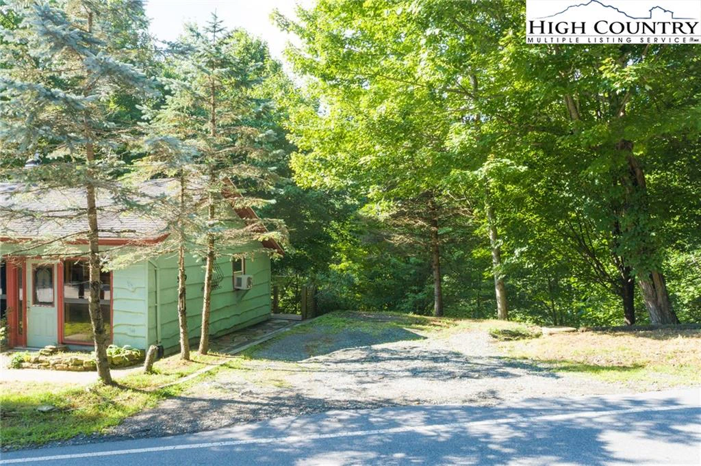 Image number 18 for the current listing