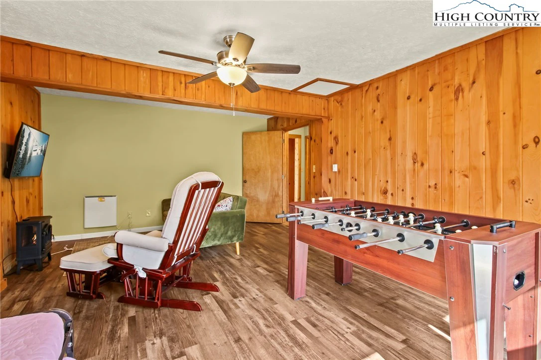 Image number 18 for the current listing