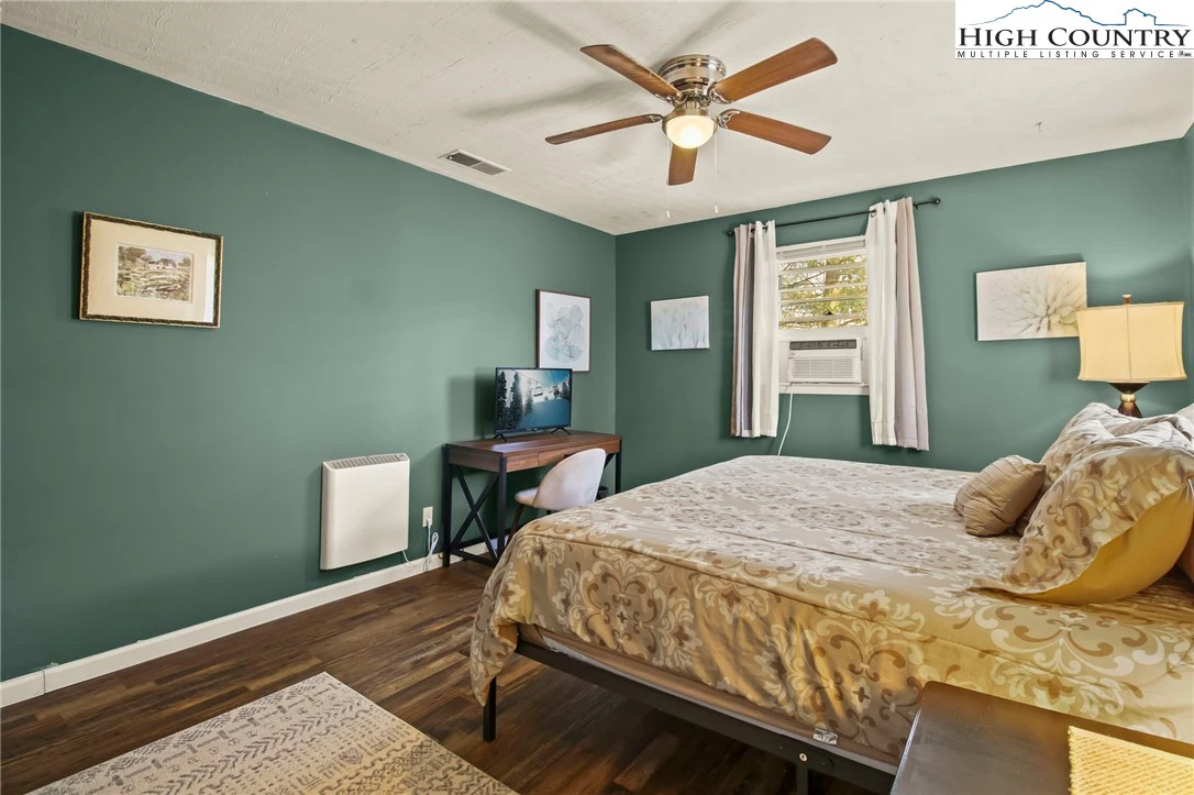Image number 6 for the current listing