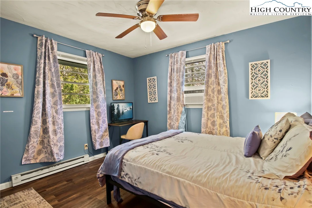 Image number 9 for the current listing