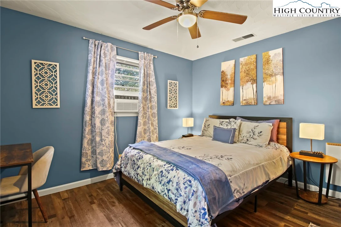Image number 10 for the current listing
