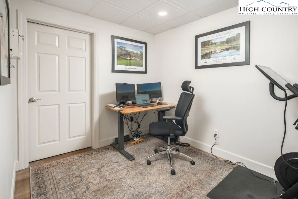 Image number 8 for the current listing
