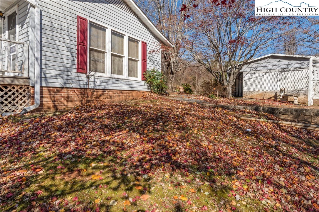 Image number 17 for the current listing