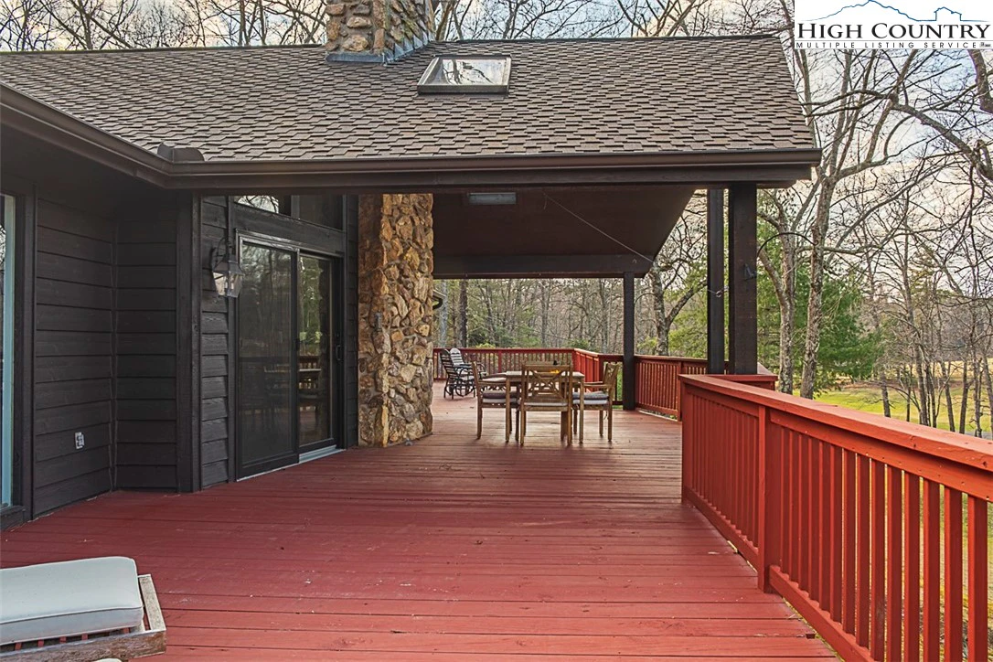 Image number 14 for the current listing
