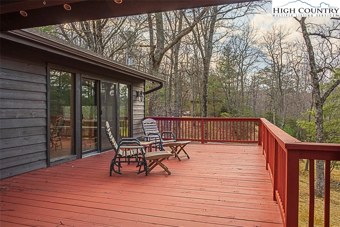 Image number 16 for the current listing