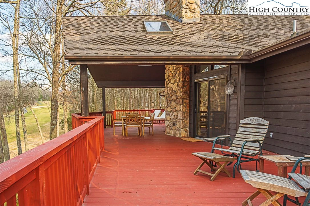 Image number 17 for the current listing