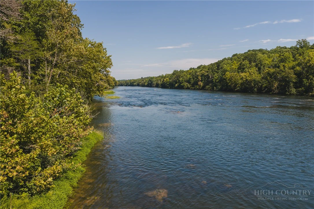 Image number 2 for the current listing