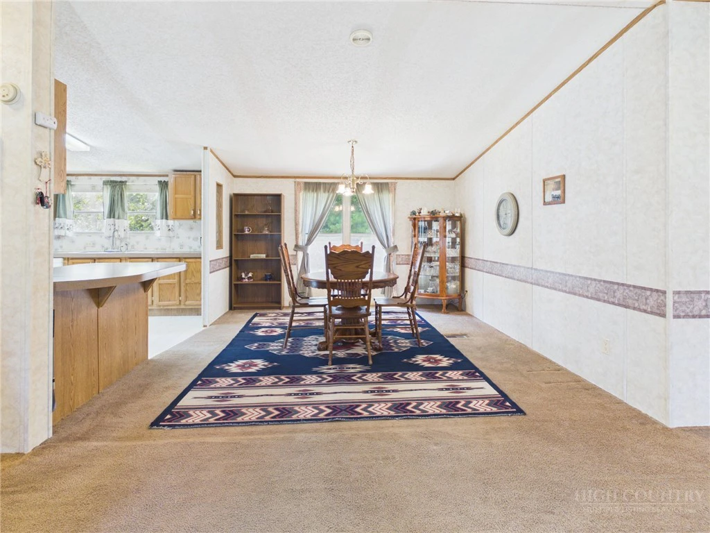 Image number 14 for the current listing