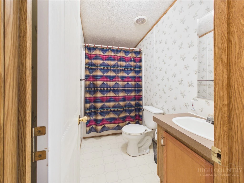 Image number 20 for the current listing