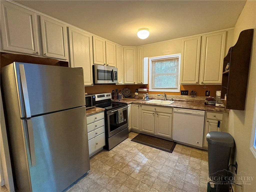 Image number 6 for the current listing