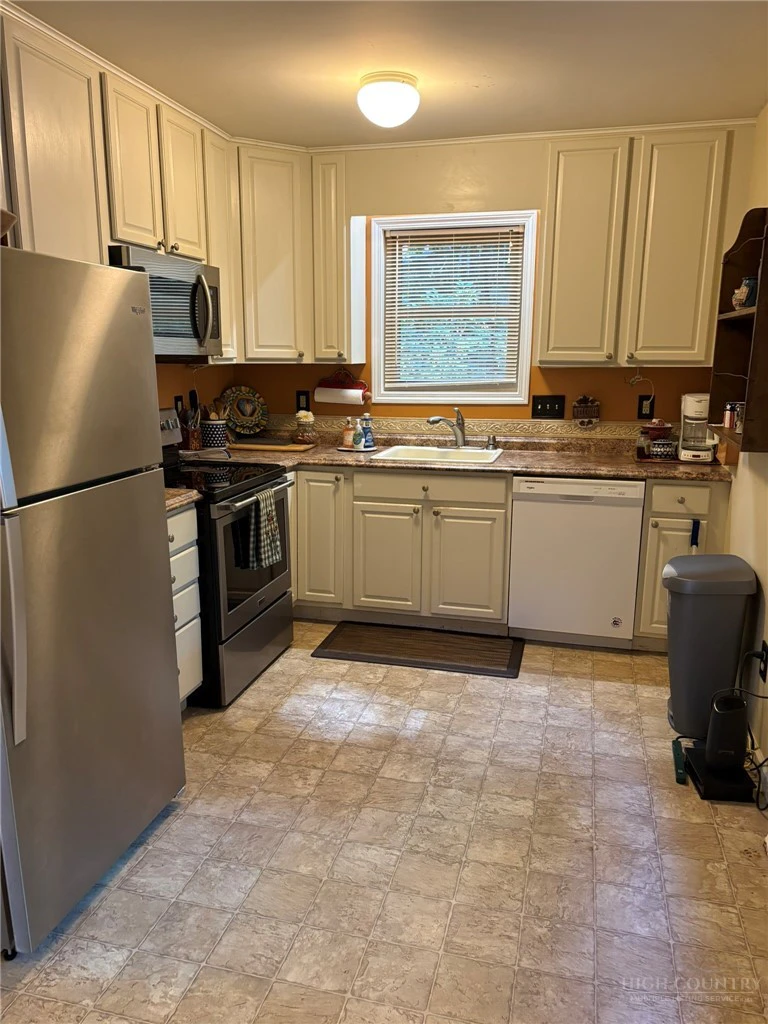 Image number 7 for the current listing