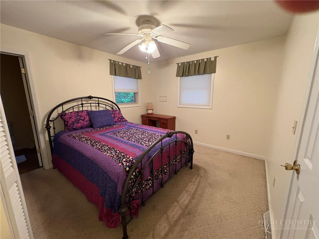 Image number 8 for the current listing