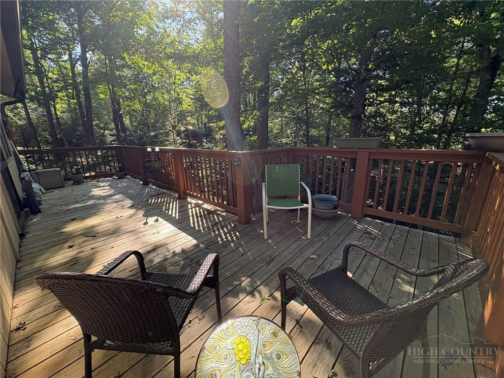 Image number 14 for the current listing