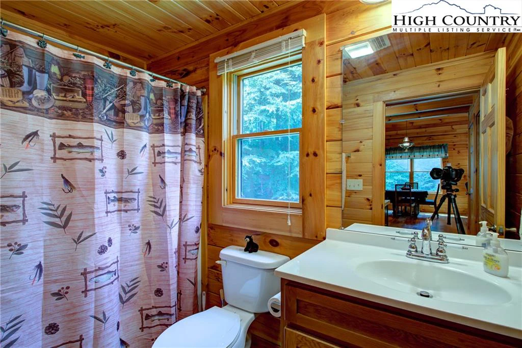 Image number 11 for the current listing