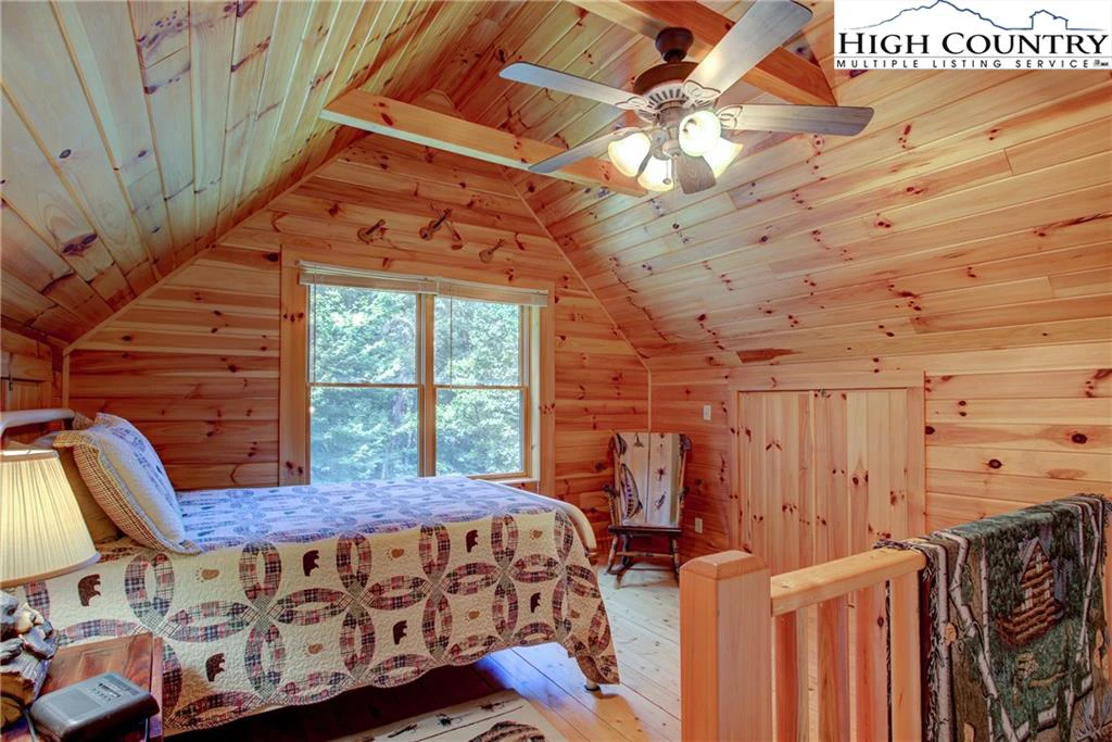 Image number 7 for the current listing