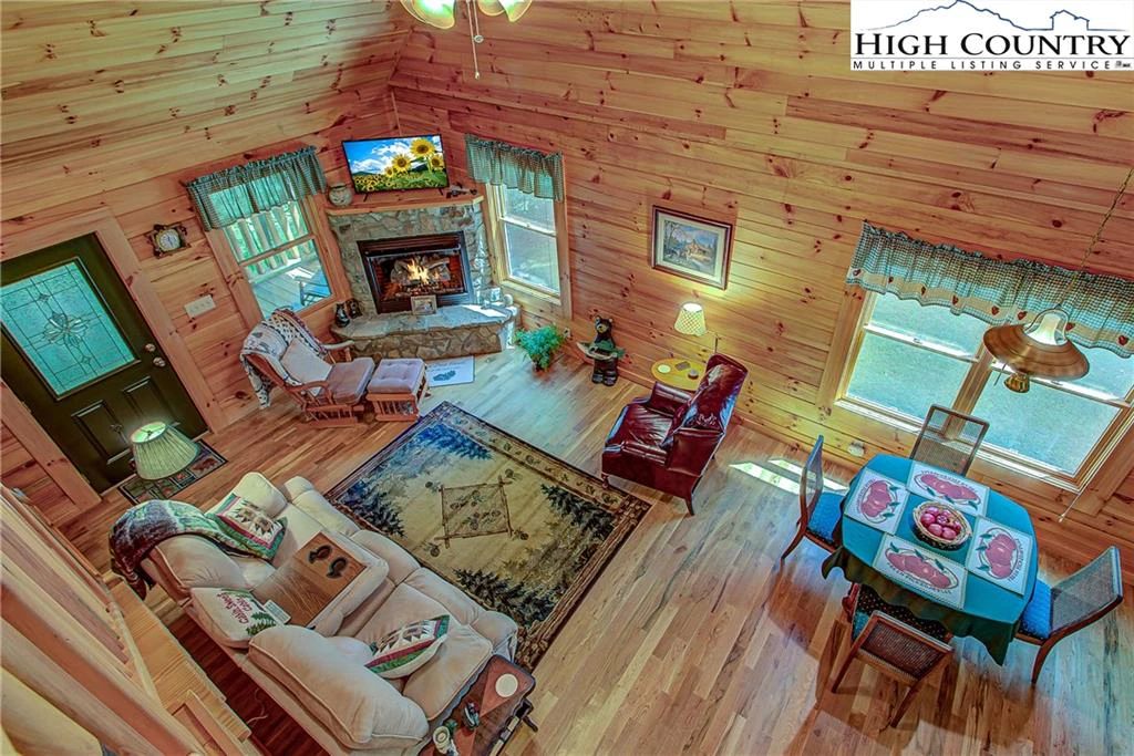 Image number 5 for the current listing