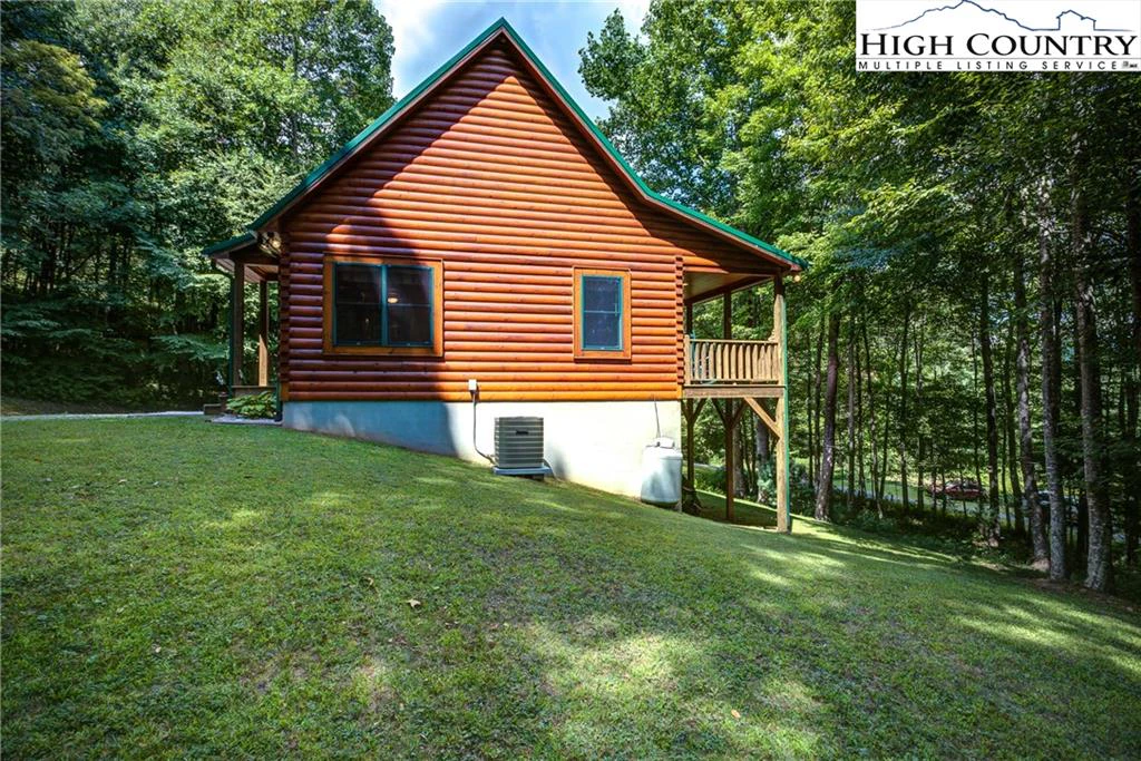 Image number 19 for the current listing