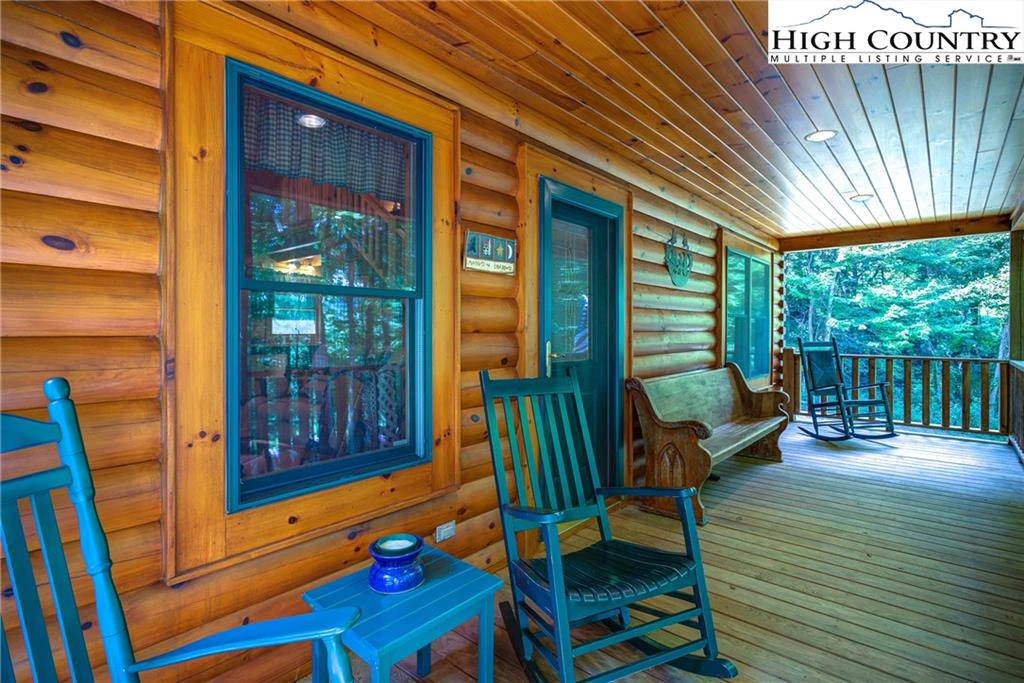 Image number 17 for the current listing
