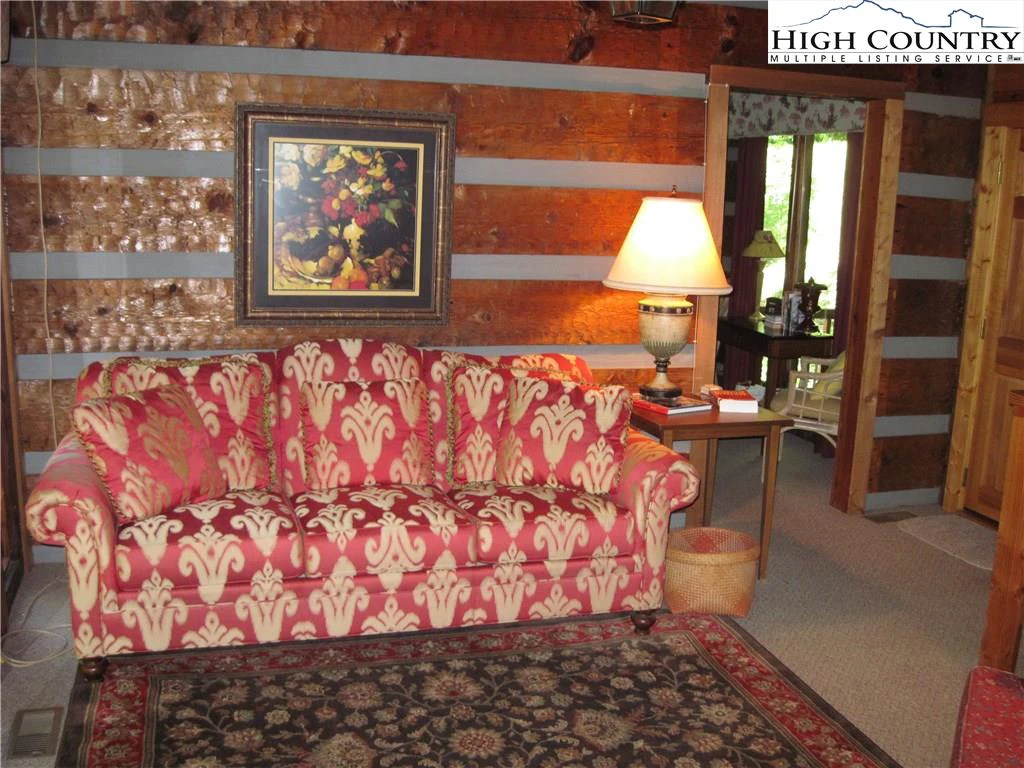 Image number 2 for the current listing