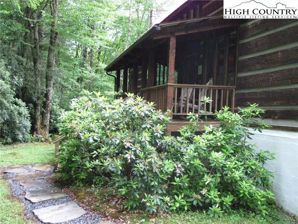 Image number 21 for the current listing